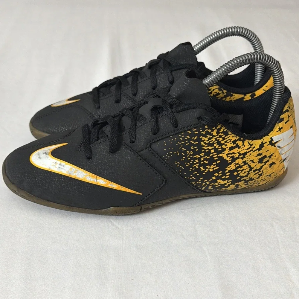 Nike Bombax IC 826487 002 Indoor Soccer Shoes Black‎ Yellow Boys Youth Size 5Y